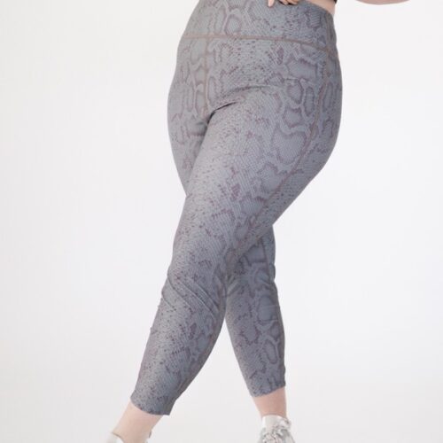 Plus size Shadow printed leggings from polyester from the front