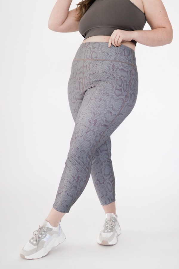 Plus size Shadow printed leggings from polyester from the front