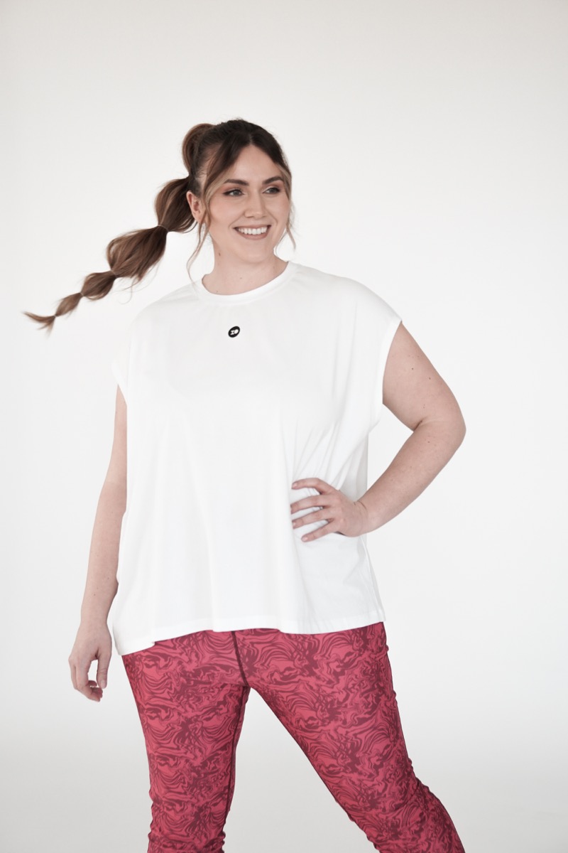 Plus size t-shirt from jersey in white colour from the front