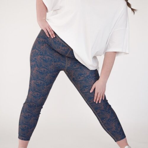 Plus size blue printed leggings from polyester from the front
