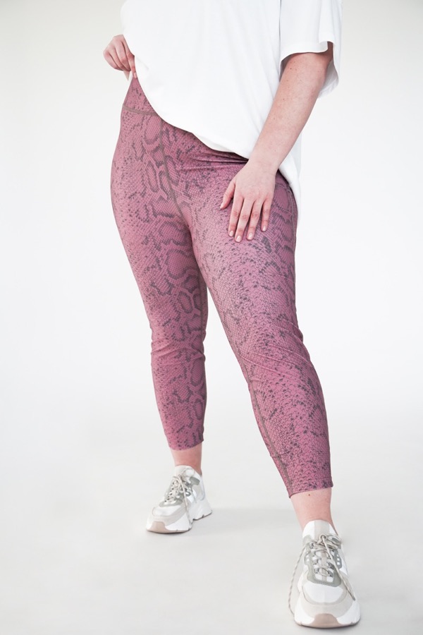 Plus size Rose printed leggings from polyester from the front