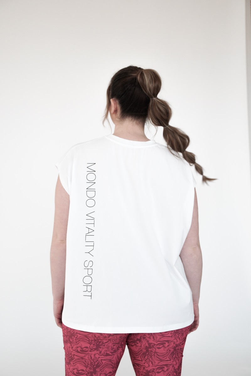 Plus size t-shirt from jersey in white colour from the back