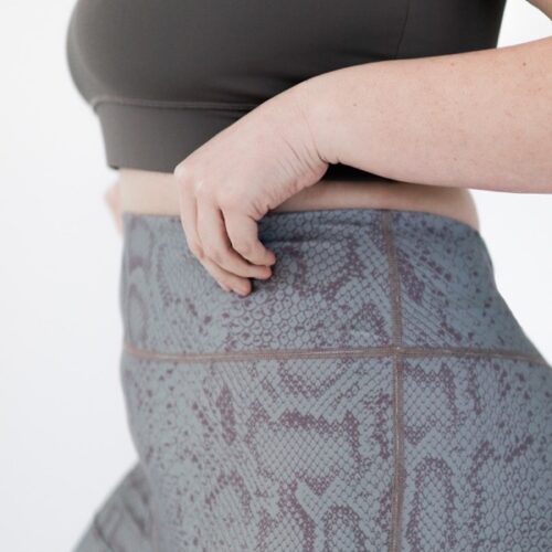 Plus size Shadow printed leggings from polyester close view