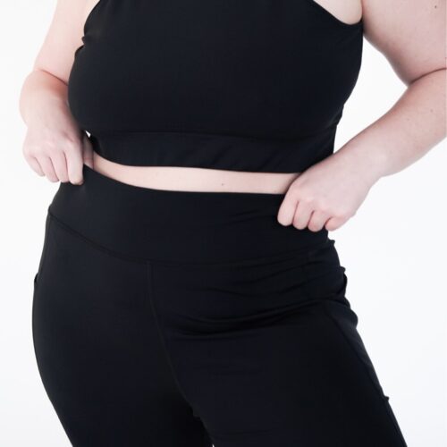 Plus size high performance sports bra in black colour from the front