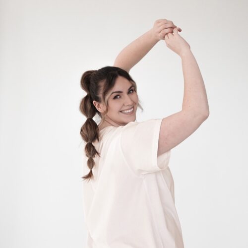 Loose fit t-shirt from 100% cotton in cream colour from the back